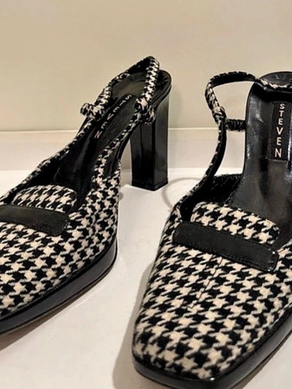 Houndstooth Block Heel Pumps in Black & White